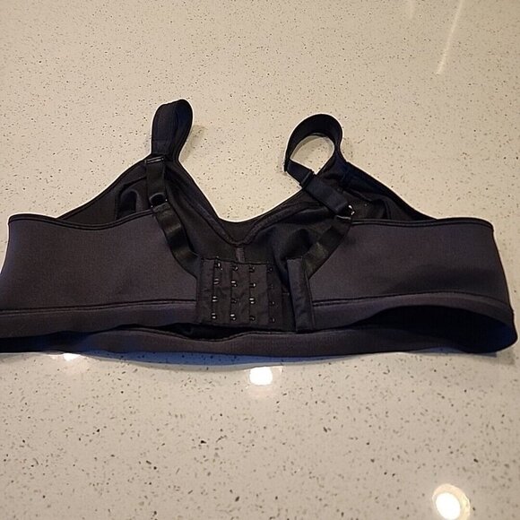 Playtex Bra 44DD Black Wireless Unlined 4159 Active Lifestyle - Picture 2 of 3